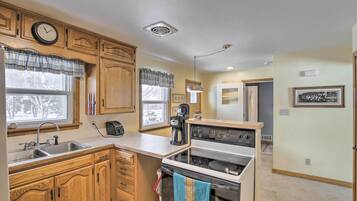 House (3 Bedrooms) | Interior