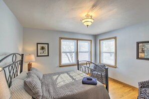 House (3 Bedrooms) | Interior - Cozy Oshkosh Home, 4 Blocks to Lake Winnebago (Oshkosh)