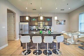 Apartment (3 Bedrooms) | Interior - Updated Fiesta Isles Condo w/ Bay Views & Pool! (South Padre Island)