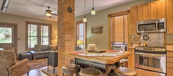 Historic Manitou Springs Victorian: Walk Downtown!