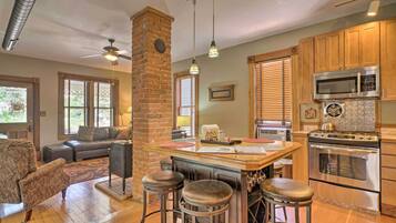 Cottage (2 Bedrooms) | Interior