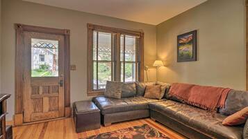 Cottage (2 Bedrooms) | Interior