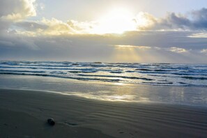 House (3 Bedrooms) | Interior - Modern Oasis w/ Grill and Deck - Walk to Beach! (Freeport)