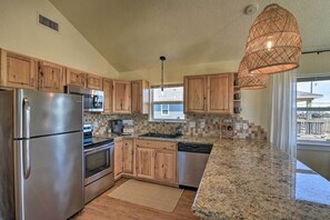 House (3 Bedrooms) | Interior - Modern Oasis w/ Grill and Deck - Walk to Beach! (Freeport)