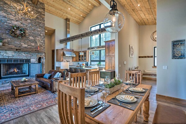 House (4 Bedrooms) | Interior