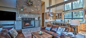 Hot Tub & Mtn Views! Luxury Angel Fire Getaway