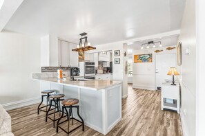 Apartment (1 Bedroom) | Interior - Oceanfront St Helena Island Condo w/ Beach Access! (Harbor Island)