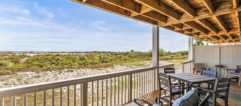 Oceanfront St Helena Island Condo w/ Beach Access!