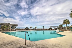 Interior - Oceanfront St Helena Island Condo w/ Beach Access! (Harbor Island)