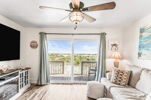 Apartment (1 Bedroom) | Interior - Oceanfront St Helena Island Condo w/ Beach Access! (Harbor Island)