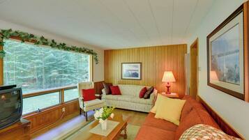 Cottage (2 Bedrooms) | Interior