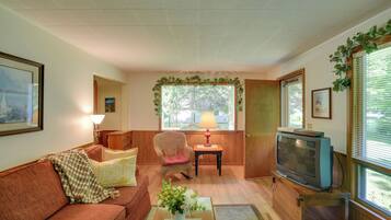 Cottage (2 Bedrooms) | Interior