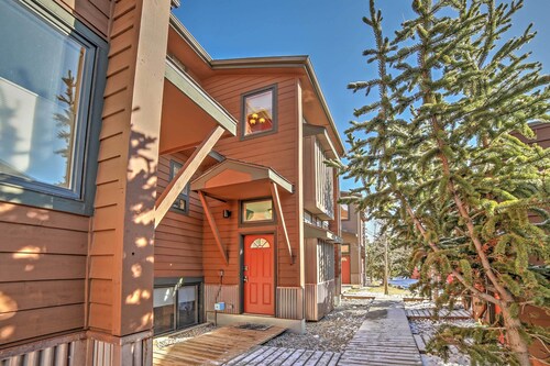 Walk to Main Street: Frisco Townhome w/ Decks