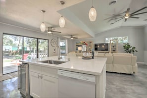 Cottage (3 Bedrooms) | Private kitchen