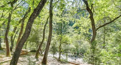 Dunsmuir Apartment ~ 17 Mi to Mt Shasta Ski Park!