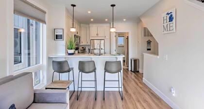 Traverse City Townhome: Walk to Beach!
