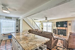 TV, books - Surfside Beach Home w/ Deck, Views & Beach Access! (Freeport)