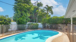 House (4 Bedrooms) | Interior - Riviera Beach Home w/ Pool - Walk to Beaches! (Singer Island)