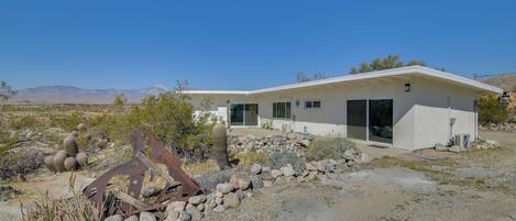 House (2 Bedrooms) | Front of property