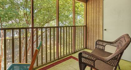 Mount Pleasant Condo - Near Charleston & Beaches!