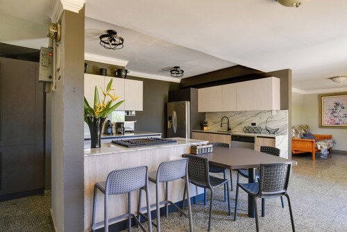 Private Heated Pool: Walk to Isla Verde Beach