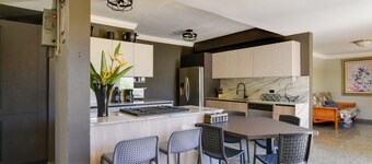 Private Heated Pool: Walk to Isla Verde Beach