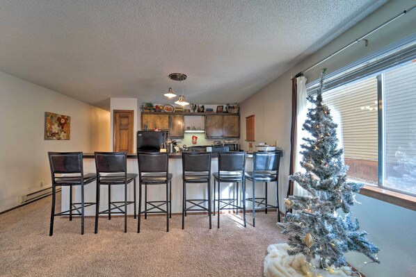 Bar (on property) - Angel Fire Condo w/ Balcony: Walk to Ski Lift (Angel Fire)