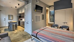 Apartment (0 Bedroom) | Interior - Sleek Studio Near Dtwn Dining & Entertainment (Cincinnati)