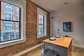 Apartment (0 Bedroom) | Interior