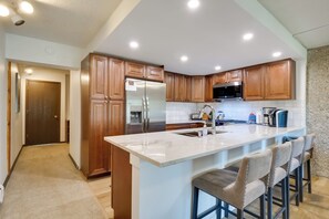 Apartment (3 Bedrooms) | Interior - Beautiful Breck Townhome w/ Pool: 1 Mi to Main St! (Breckenridge)