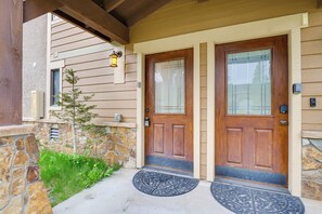 Apartment (3 Bedrooms) | Interior - Beautiful Breck Townhome w/ Pool: 1 Mi to Main St! (Breckenridge)