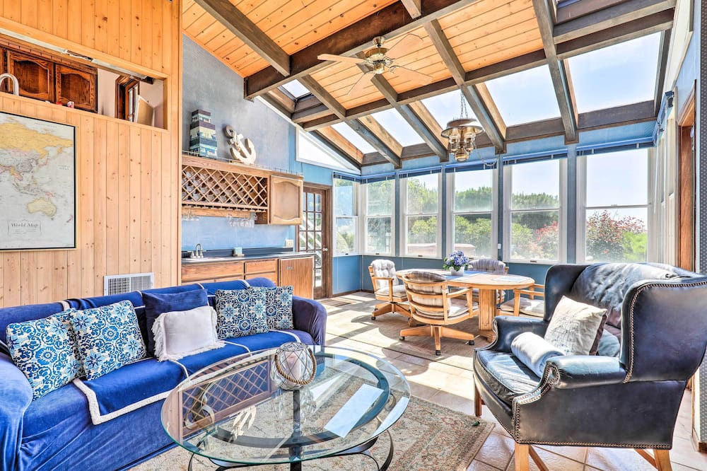 Oceanfront Irish Beach 'sea Haven' Home w/ Hot Tub - Reilly Heights, CA