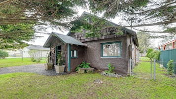 House (1 Bedroom) | Interior