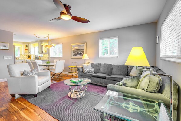 Apartment (3 Bedrooms) | Interior - Walk to Beach & Marina: Singer Island Condo (Singer Island)