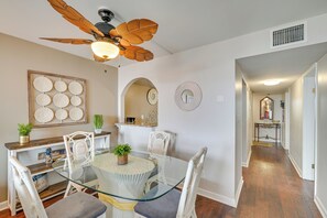 Apartment (3 Bedrooms) | Interior - Walk to Family Kingdom, Ocean: Myrtle Beach Condo! (Myrtle Beach)