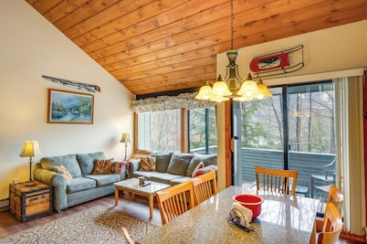 Loon Mountain Townhome w/ Pool + Slope Views!