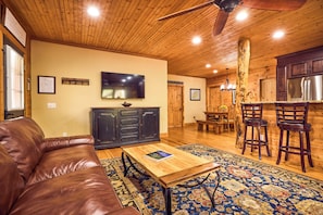 House (2 Bedrooms) | Interior