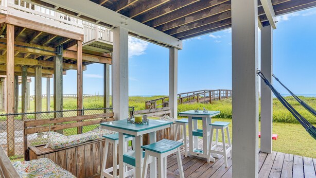 Unclassified image, 1 of 41, button - 'sea Shell Chalet': Oceanfront Surfside Beach Gem (Freeport)