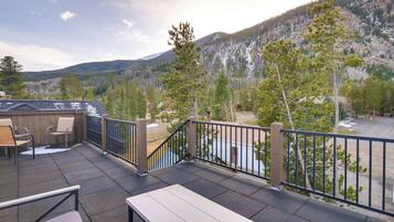 Apartment (3 Bedrooms) | Front of property