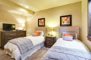 Interior - Frisco Condo w/ Rooftop Deck: Walk to Main St! (Frisco)