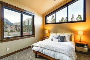 Interior - Frisco Condo w/ Rooftop Deck: Walk to Main St! (Frisco)