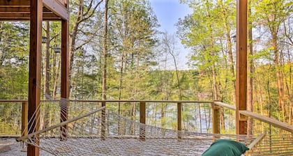 Lakefront South Carolina Abode w/ Deck & Boat Dock
