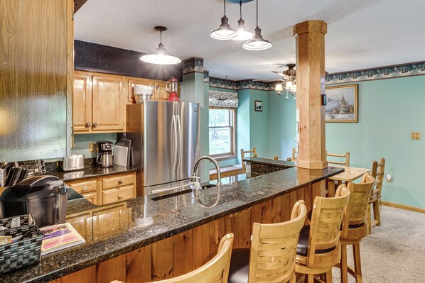 Apartment (3 Bedrooms) | Interior - Riverfront Retreat w/ Deck: 1 Mi to Loon Mtn! (Lincoln)