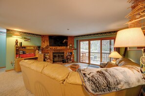 Apartment (3 Bedrooms) | Interior - Riverfront Retreat w/ Deck: 1 Mi to Loon Mtn! (Lincoln)