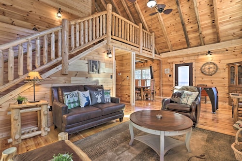 1 Mi to Dtwn Gatlinburg: Cabin w/ Game Room