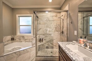House (4 Bedrooms) | Bathroom