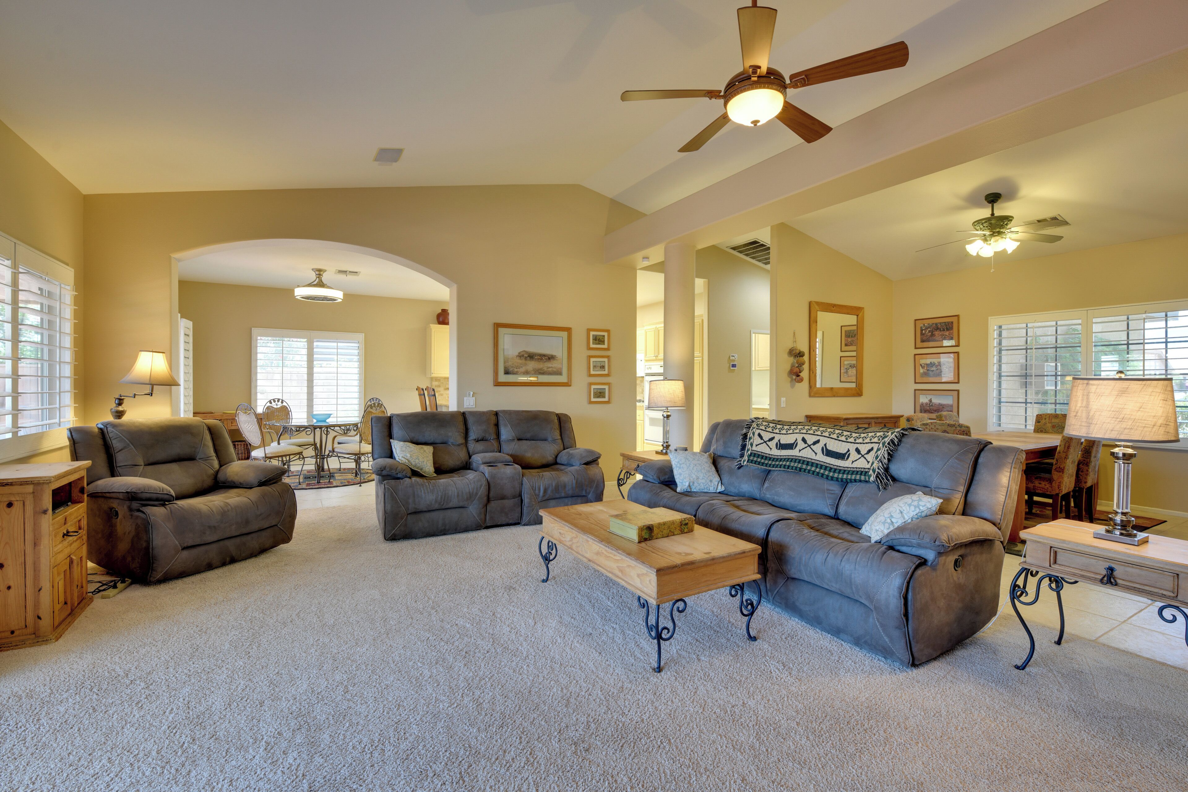 House (3 Bedrooms) | Interior