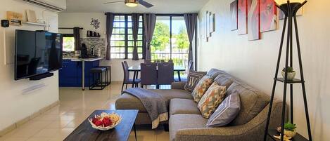 Apartment (2 Bedrooms) | Front of property