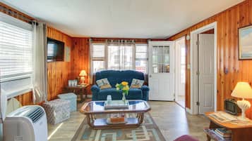 Cottage (3 Bedrooms) | Front of property