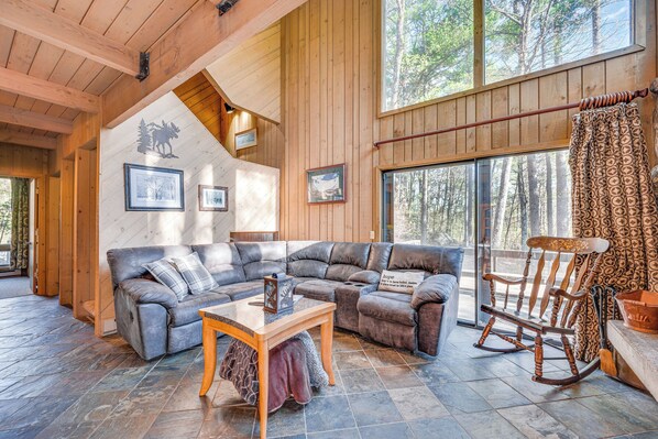 Apartment (3 Bedrooms) | Interior - Half Mile to Ski Slopes: Conway Condo w/ Hot Tub! (North Conway)